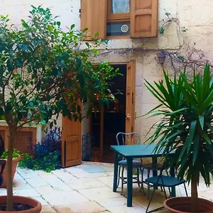 https://traditional-apartment-in-old-city.barihotels.org