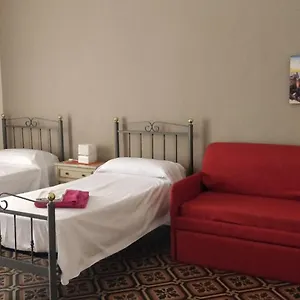 https://adrianos-house-catania-cathedral.catania-hotels.net